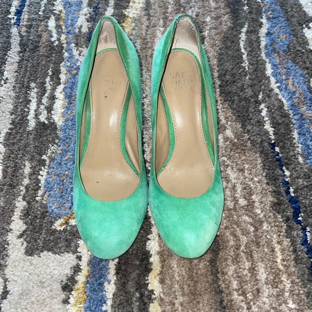 Saks Fifth Avenue Wedge Size 5